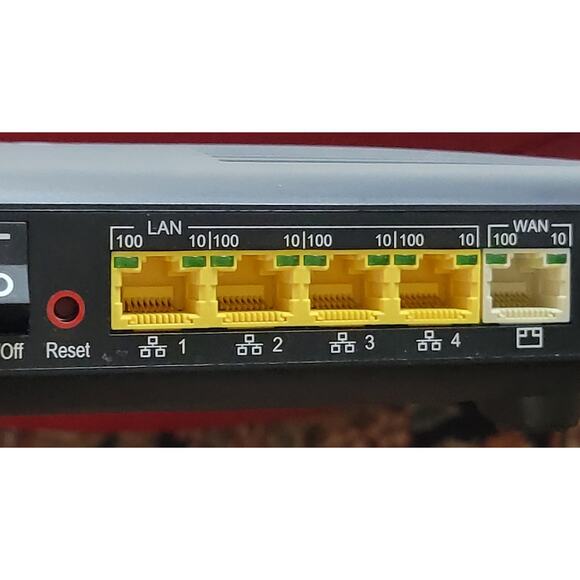 Verizon FIOS Actiontec MI424-WR REV. F Wireless Modem Router - Picture 5 of 7